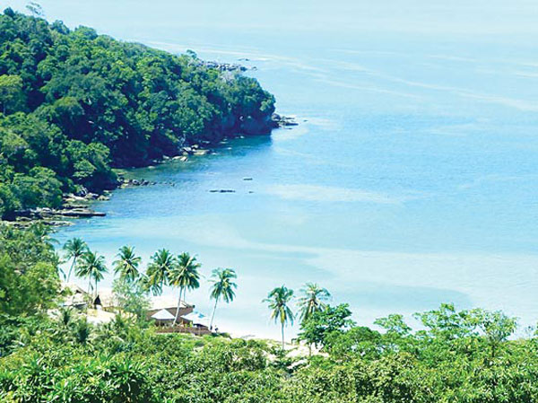 Sea and islands in the nation’s southwestern region